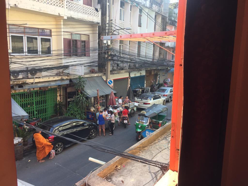 Big Orange Localstay At Siam Банкок Екстериор снимка
