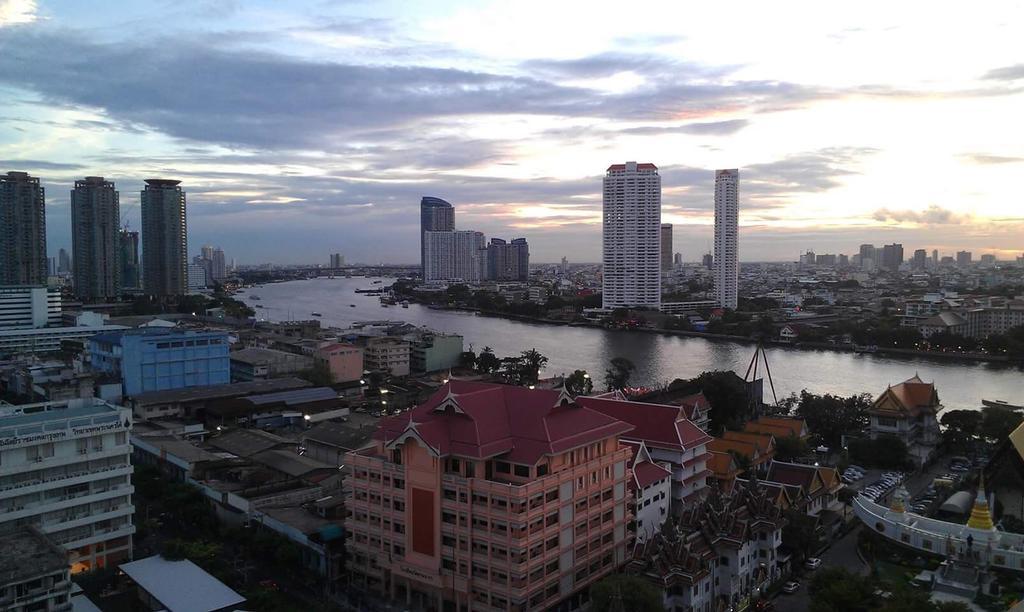 Big Orange Localstay At Siam Банкок Екстериор снимка