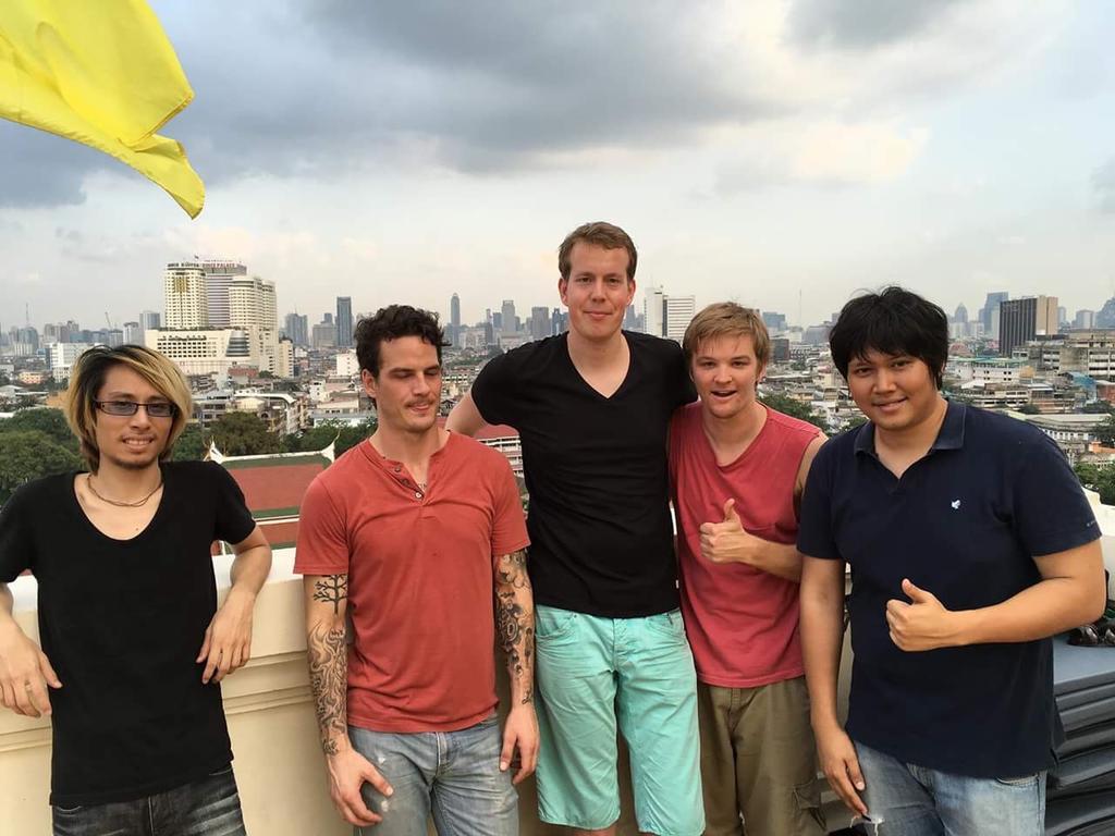 Big Orange Localstay At Siam Банкок Екстериор снимка