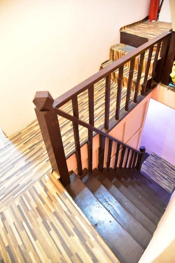 Big Orange Localstay At Siam Банкок Екстериор снимка