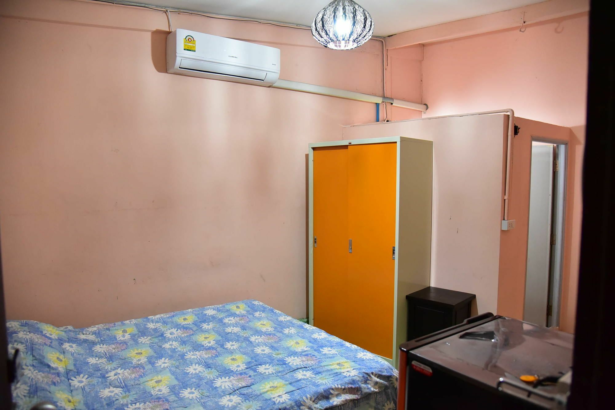 Big Orange Localstay At Siam Банкок Екстериор снимка