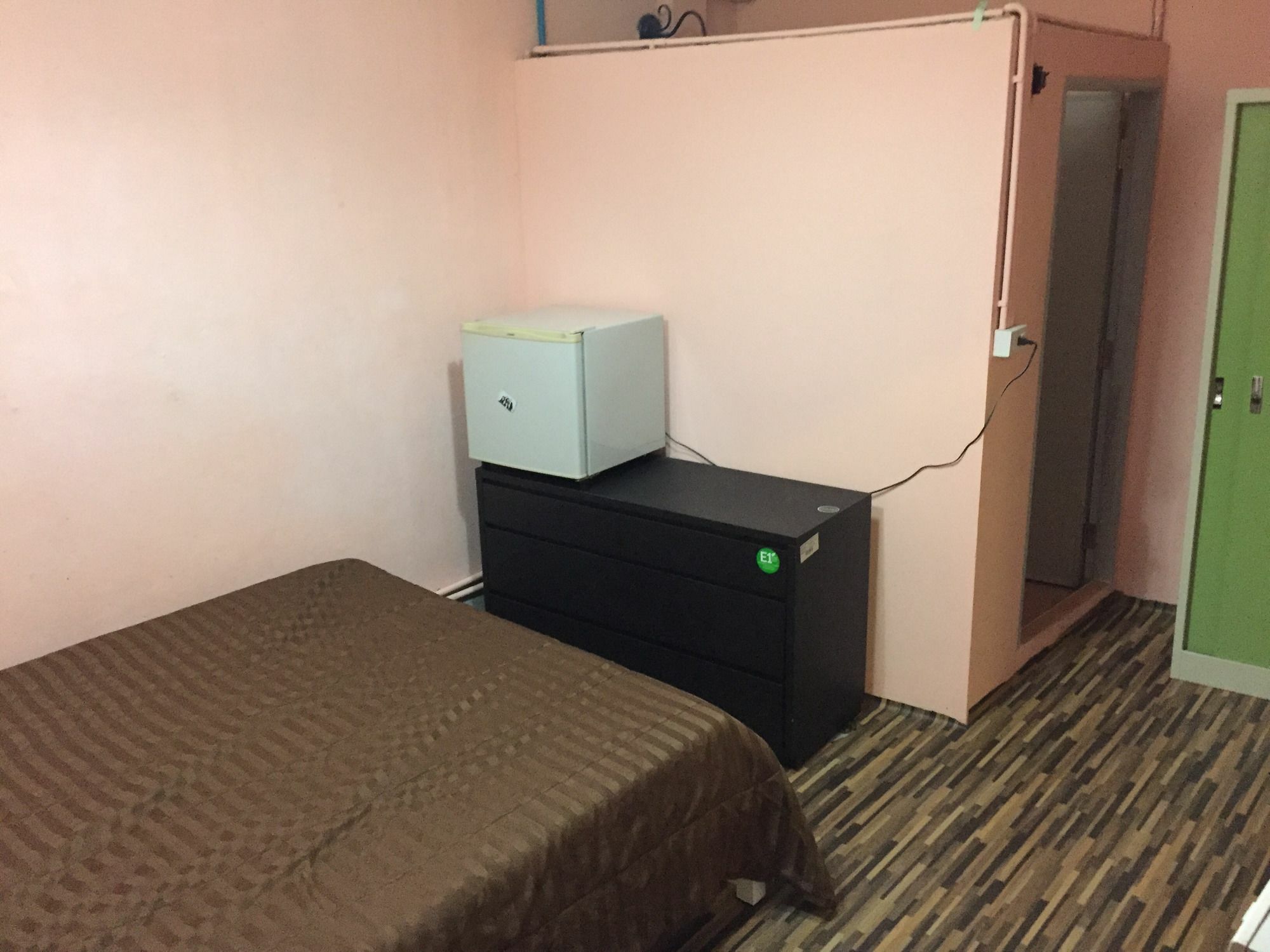 Big Orange Localstay At Siam Банкок Екстериор снимка